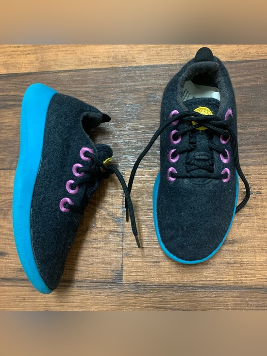 allbirds Other - Allbirds Merine Wool Runner Wowza Blue/Buoyant Mint Youth Size 1 Warm and cozy